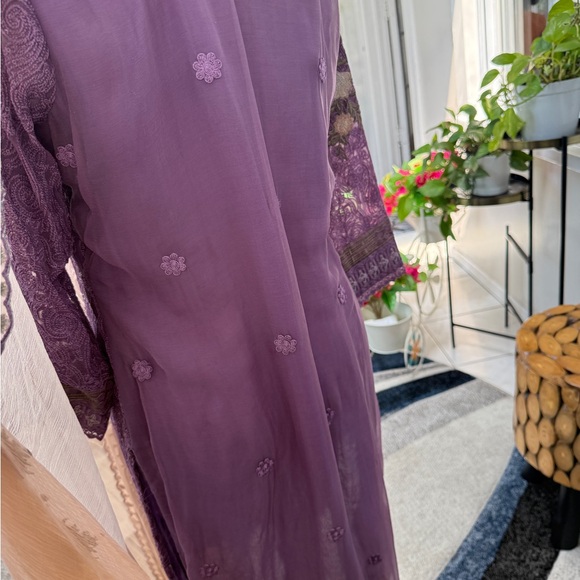 Purple Floral Embroidered Dress with Peach Dupatta - Picture 6 of 6